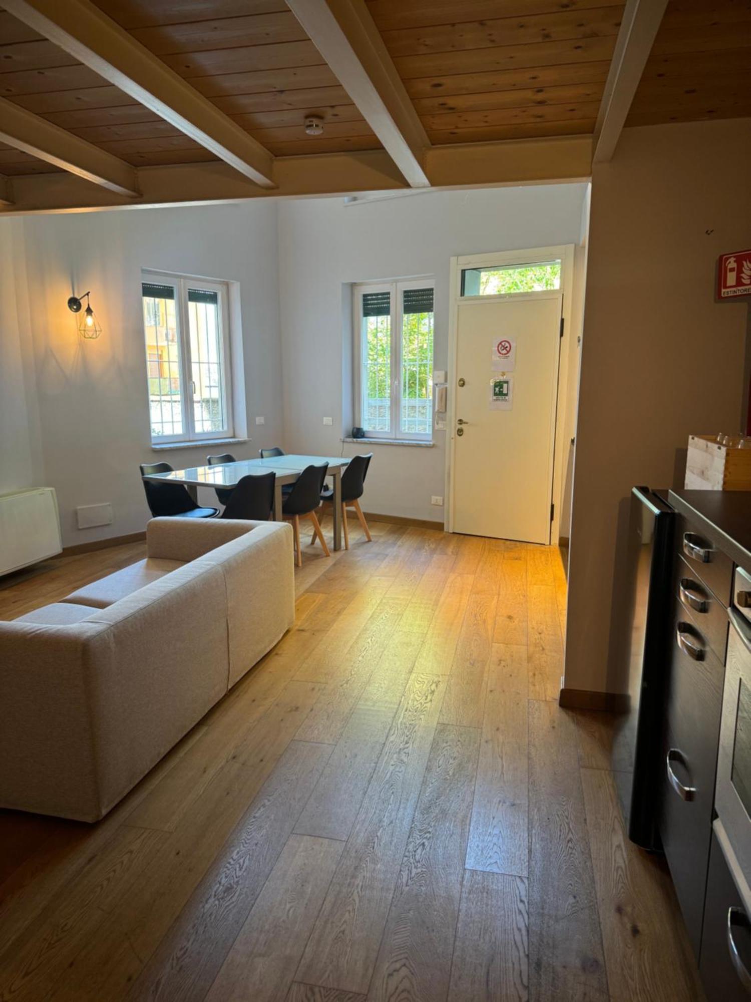 Montallegro 32m Free Parking Appartamento